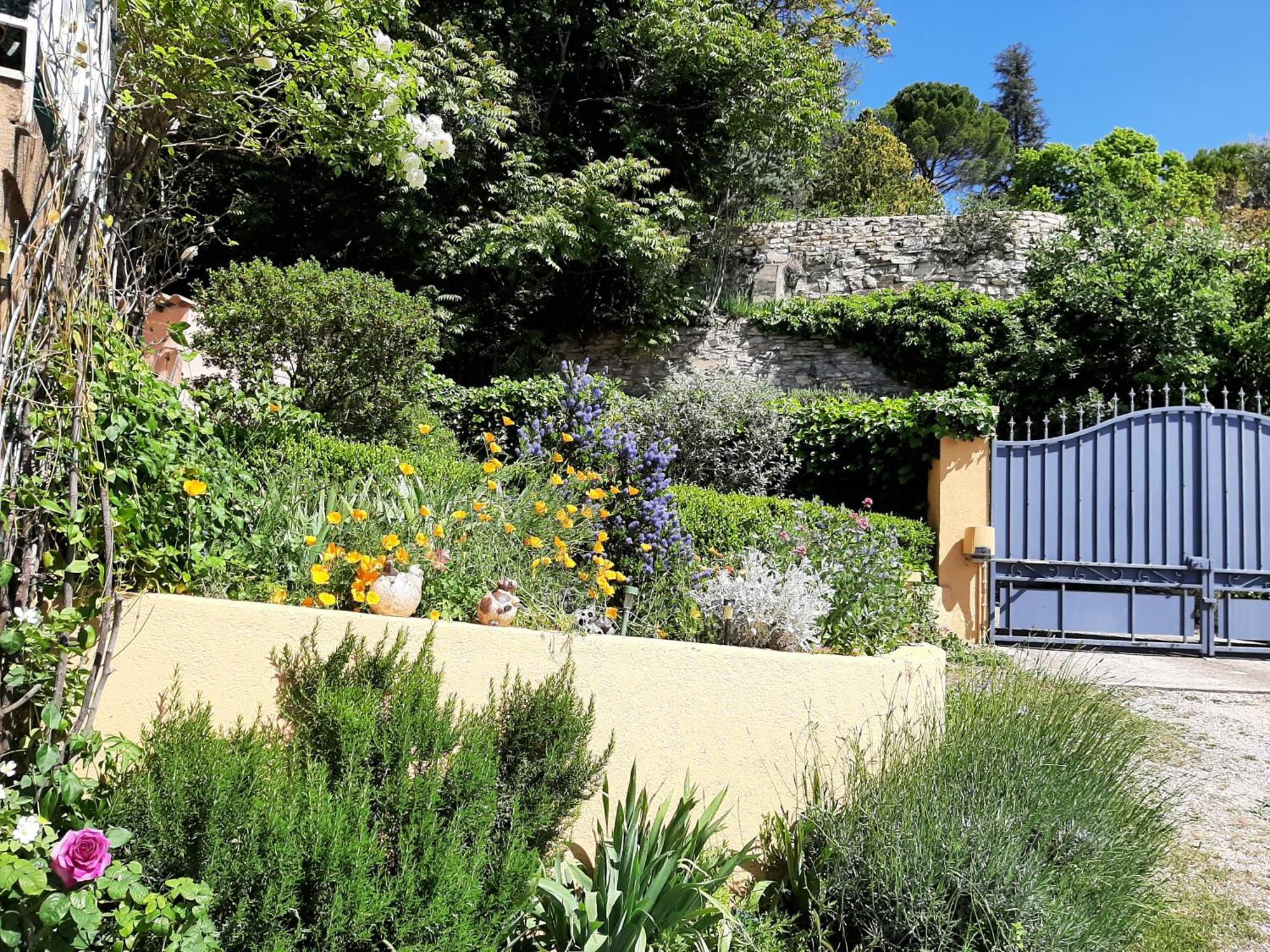 Apartament T.Belle Vue Panoramique Au Coeur Du Luberon 40M2 + Pergola . Jardin. P Apt Zewnętrze zdjęcie